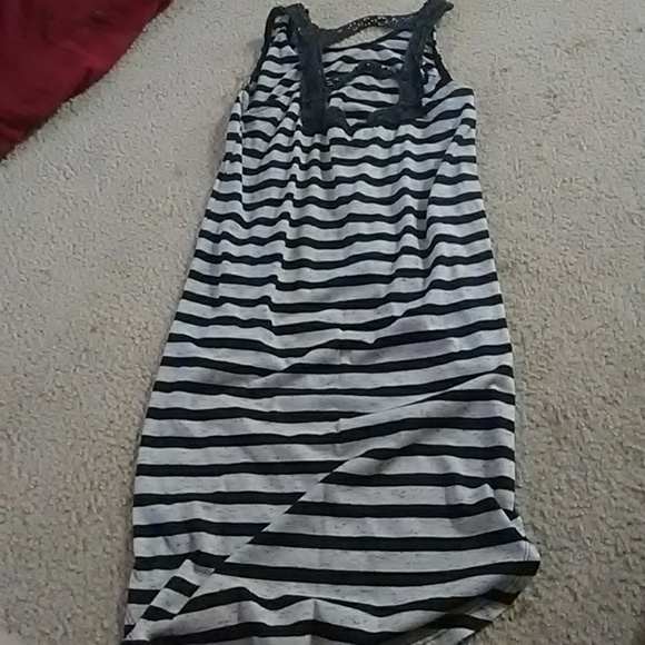 Flowy black and light grey stripy top w/ lacy back - Picture 2 of 3